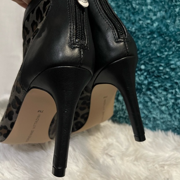 Adrienne Vittadini calf hair cheetah print booties - Picture 5 of 12
